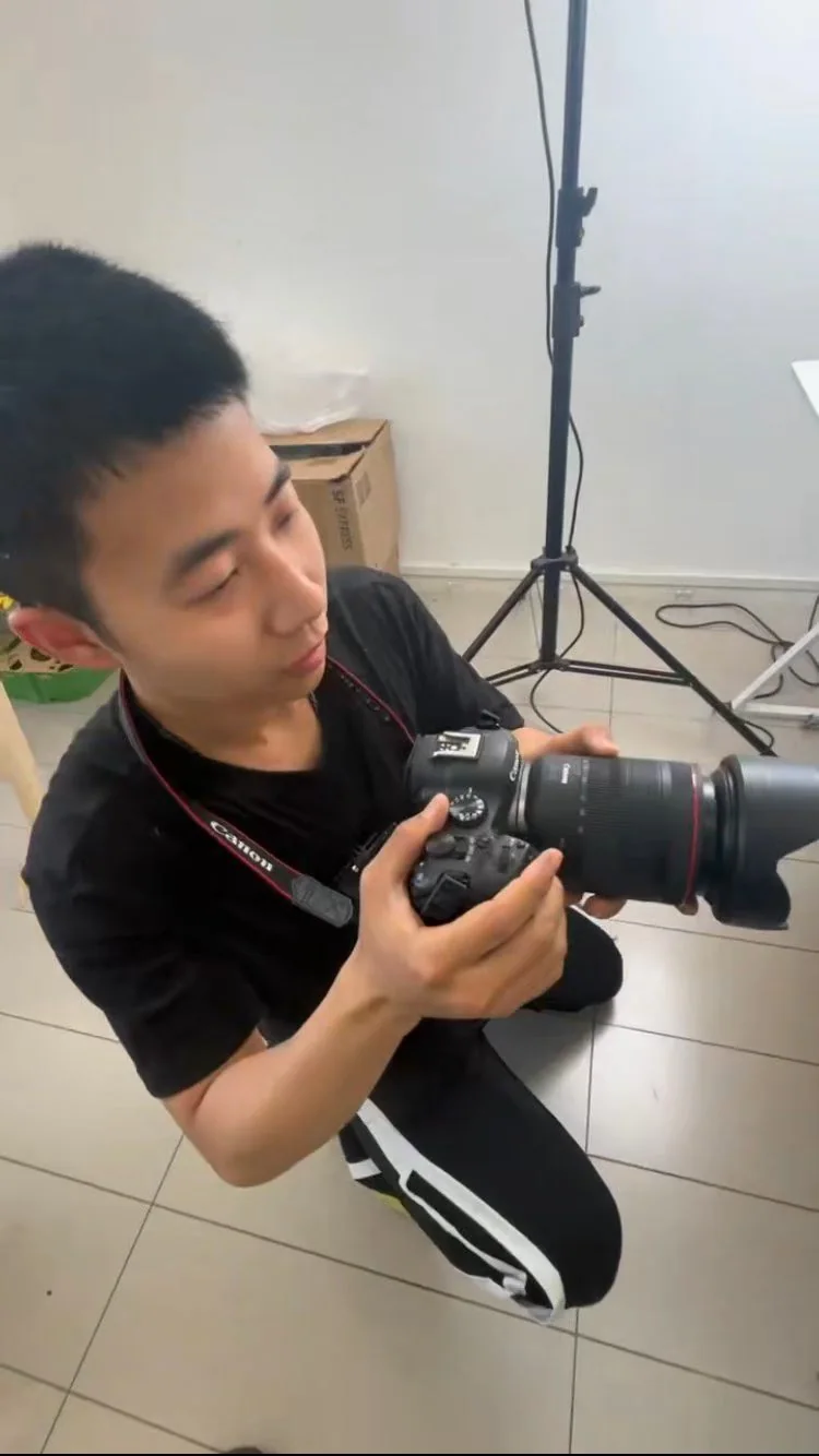 学员上手相机的真实教学现场