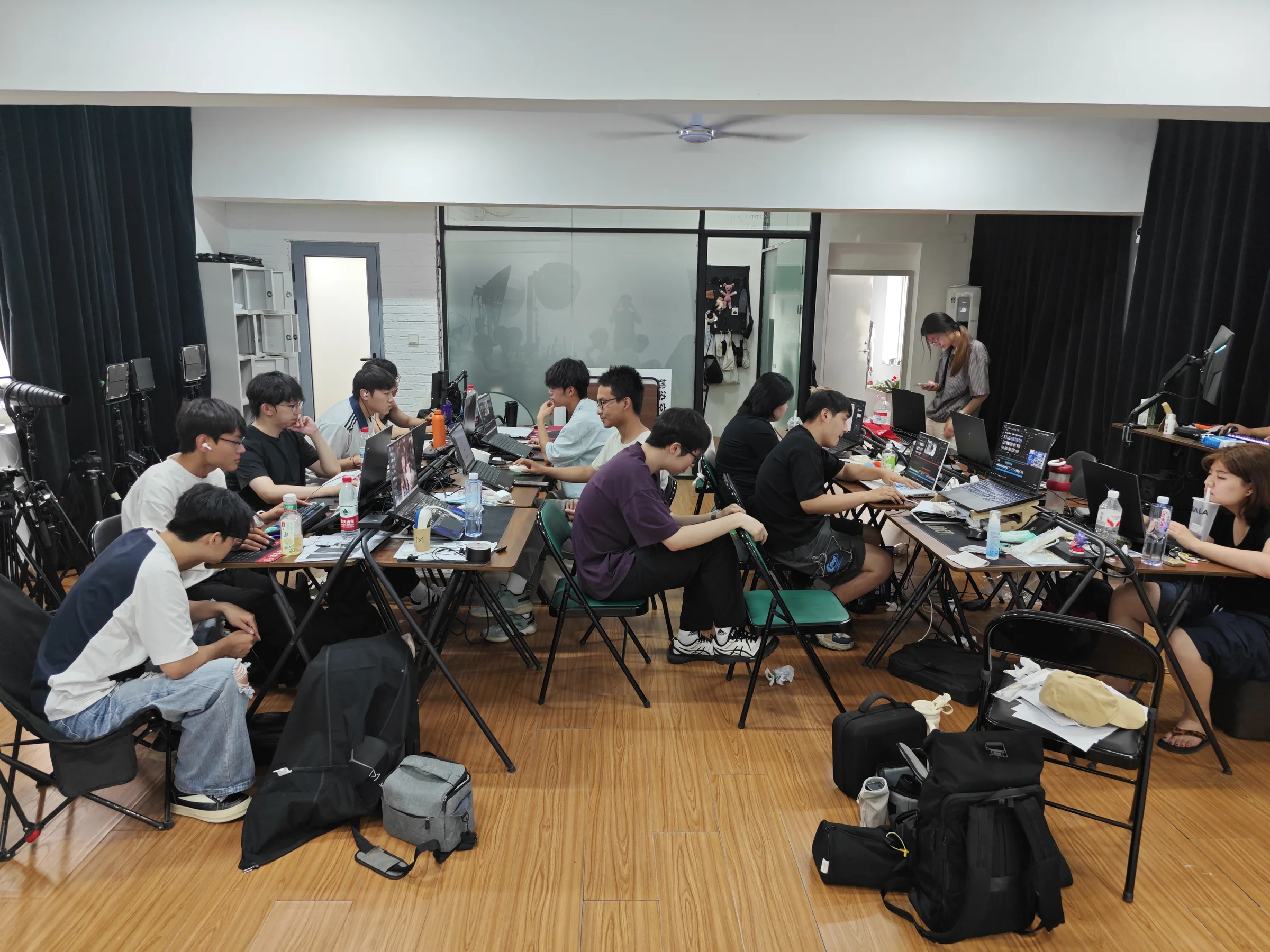 老师与学员共同创作的真实课堂